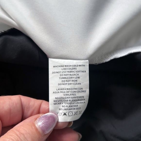 Bebe Black and White Women's hooded windbreaker Jacket - Picture 10 of 14